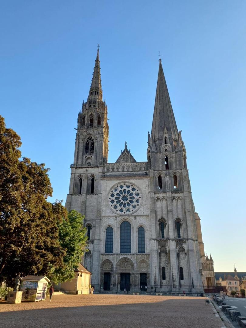 Apartamento Le Gite De La Cathedrale Chartres Exterior foto